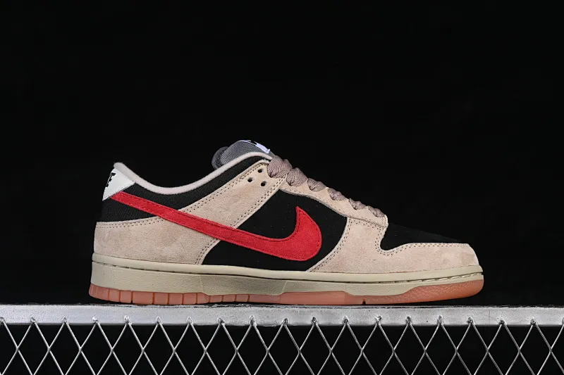 All categories Nk SB Dunk series Nk SB Dunk Low low-top sneakers Nike SB Dunk Low khaki black and red hook low-top casual sneakers HJ0367-200